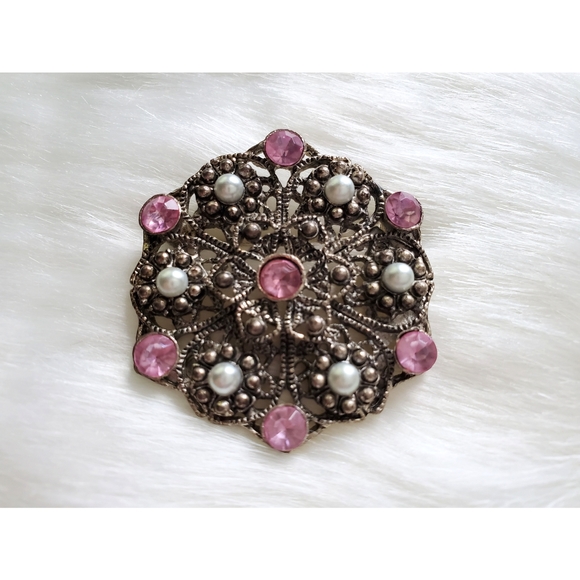 MUST BUNDLE🎈Brooch - Picture 3 of 3